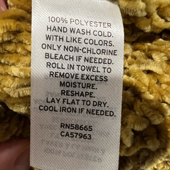 NWT Woman’s size small Open edit Short Sleeve Crop Sweater - Picture 2 of 3